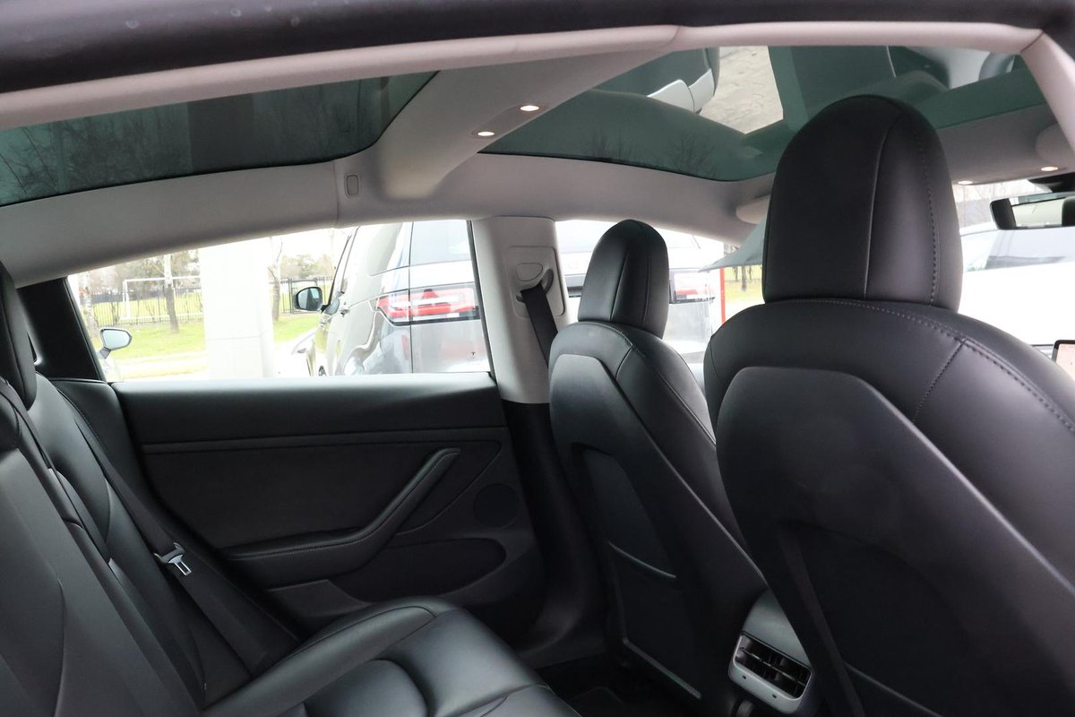 2022 Tesla Model 3 Long Range AWD image 22
