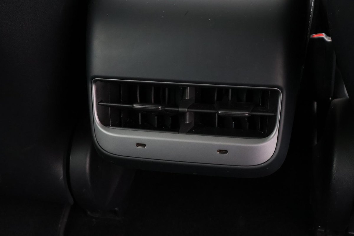 2022 Tesla Model 3 Long Range AWD image 24