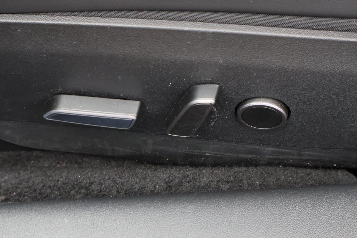 2022 Tesla Model 3 Long Range AWD image 26