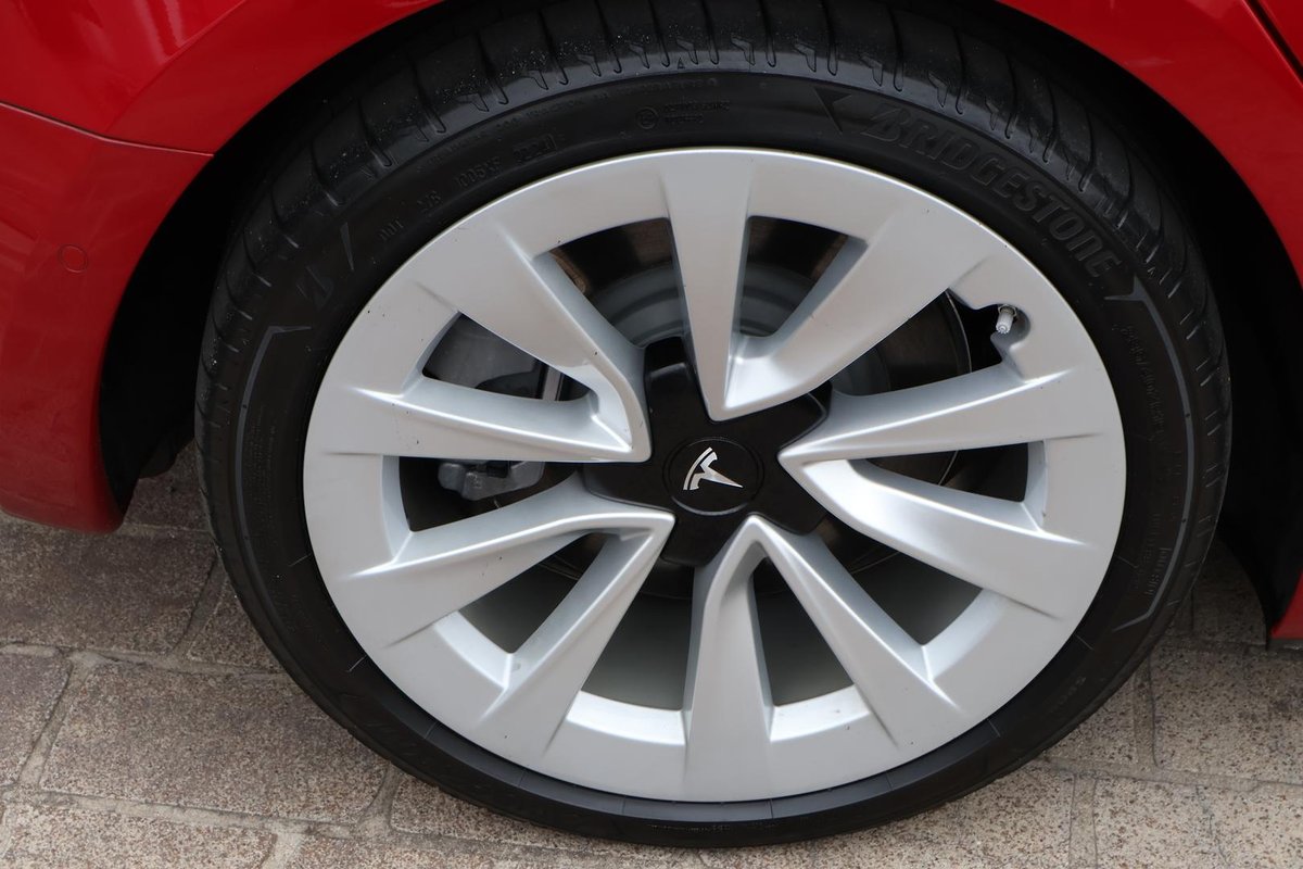 2022 Tesla Model 3 Long Range AWD image 30