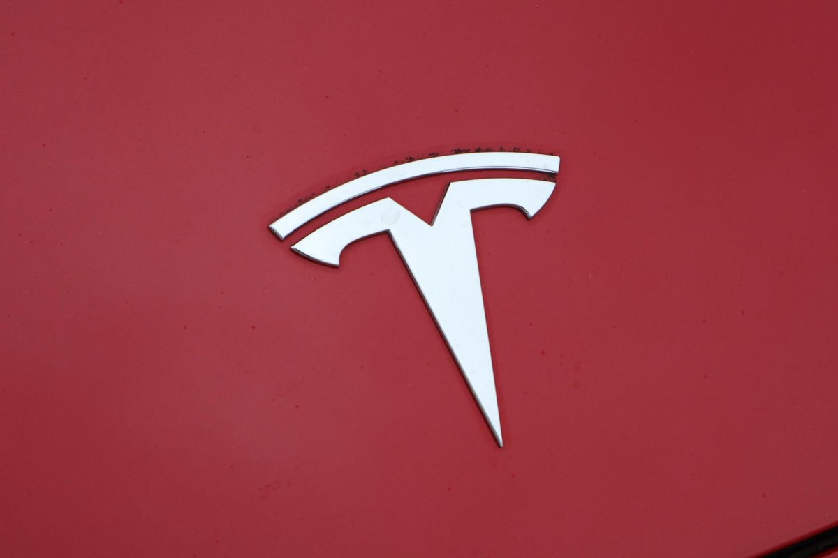 2022 Tesla Model 3 Long Range AWD image 35