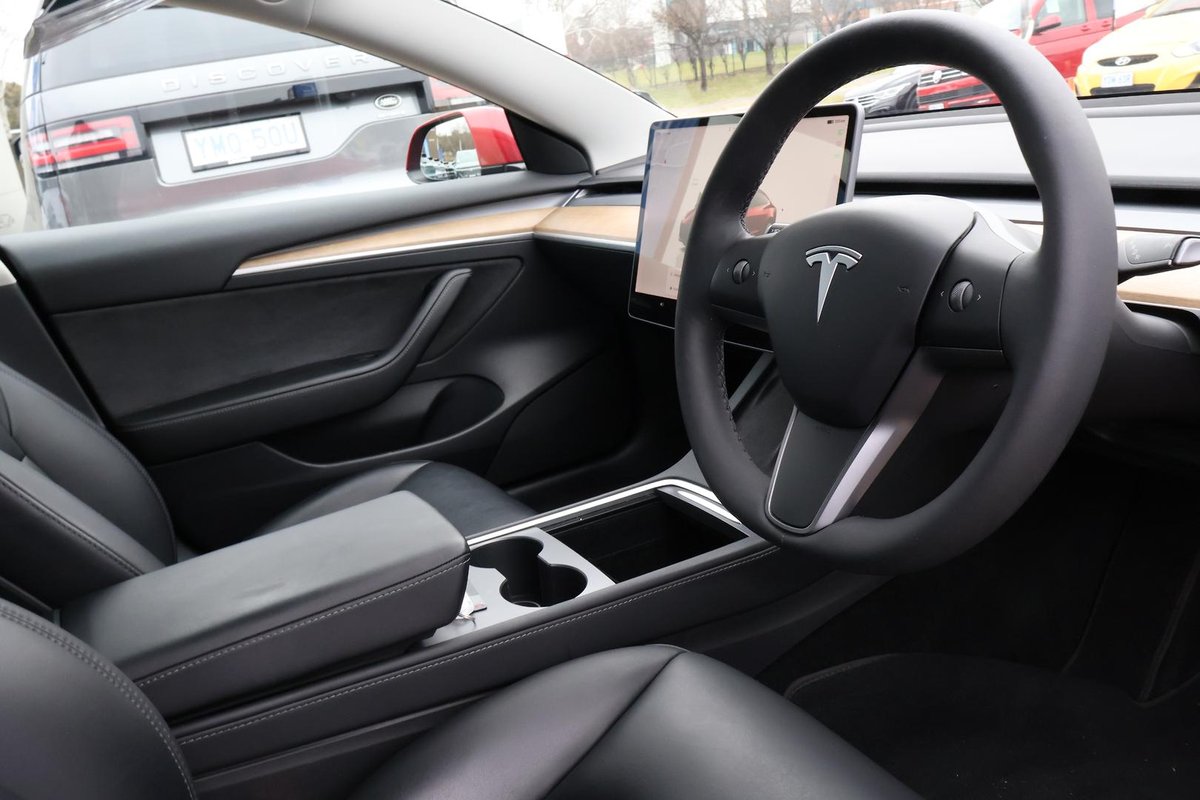 2022 Tesla Model 3 Long Range AWD image 7