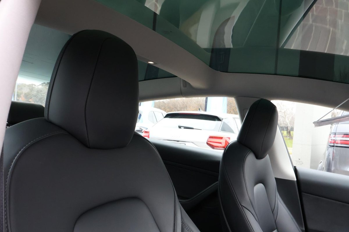 2022 Tesla Model 3 Long Range AWD image 8