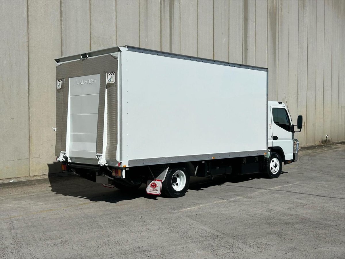 2013 Fuso Canter 615 image 9