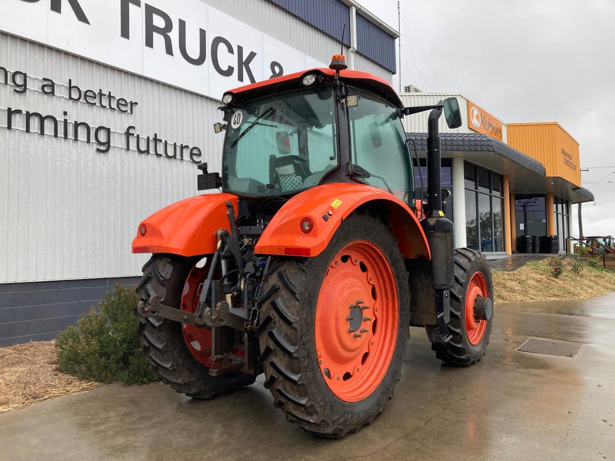 Kubota M7-131 Deluxe image 4