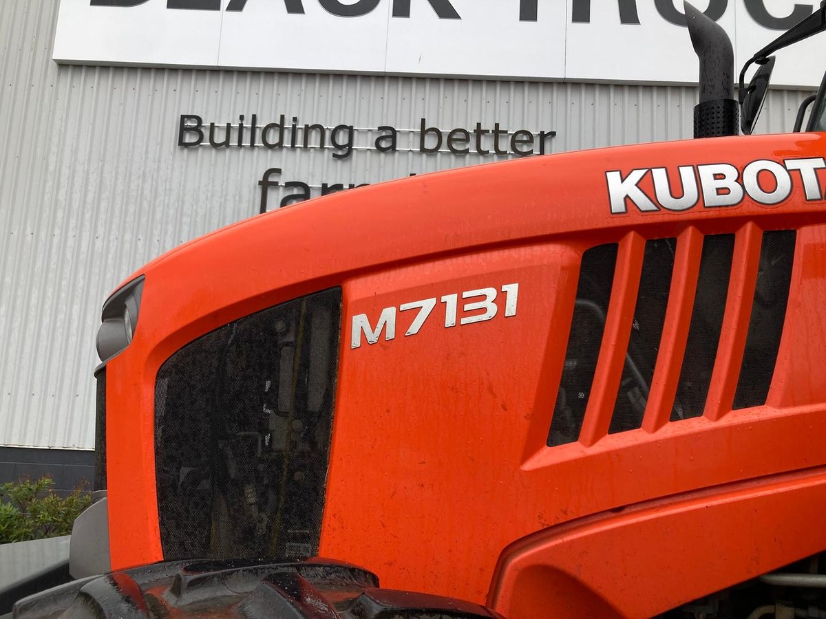 Kubota M7-131 Deluxe image 14
