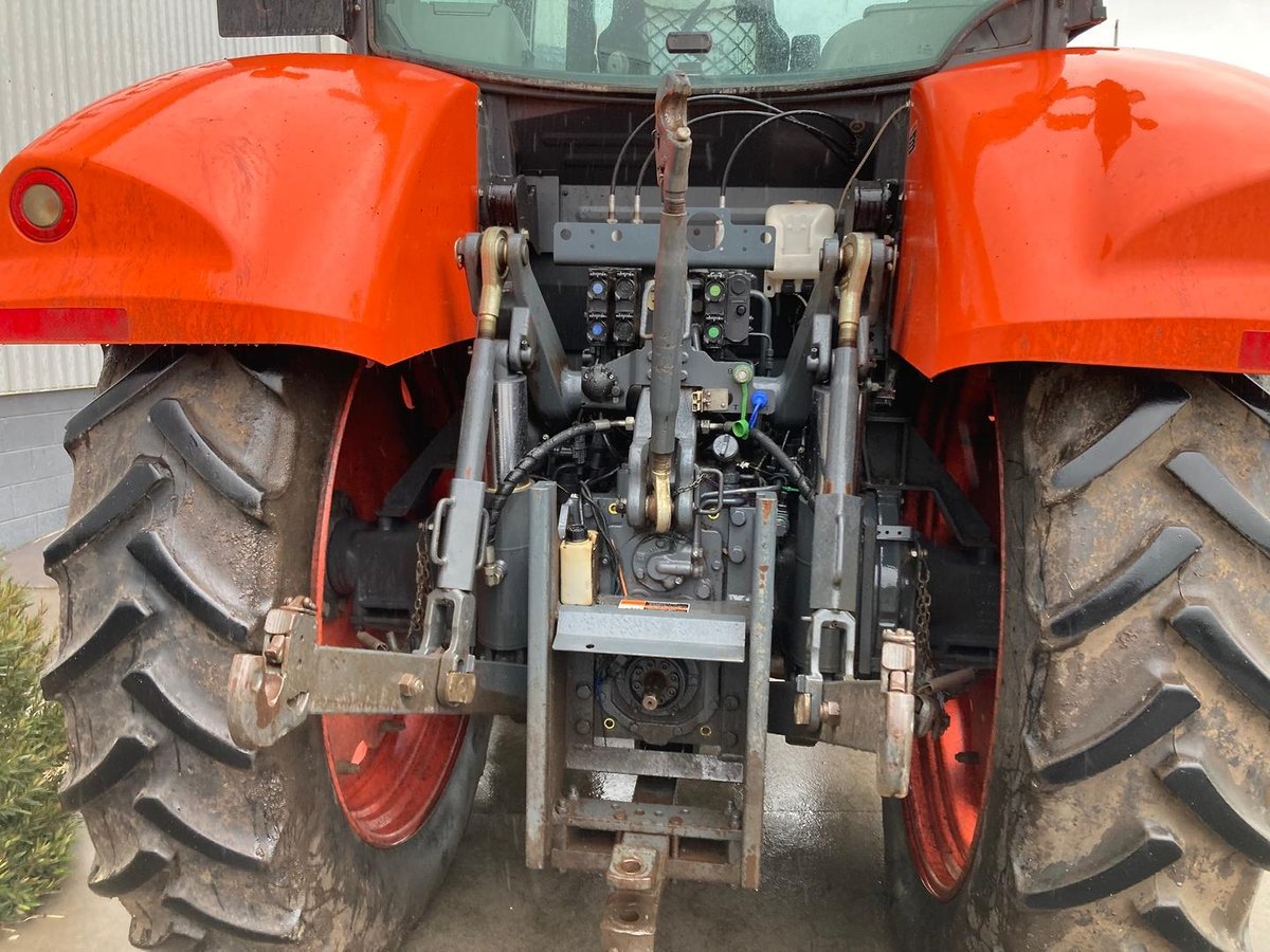 Kubota M7-131 Deluxe image 6