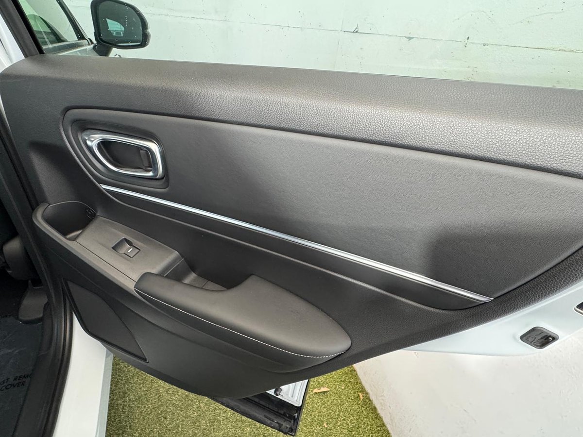 2024 Honda HR-V e:HEV L MY25 image 17