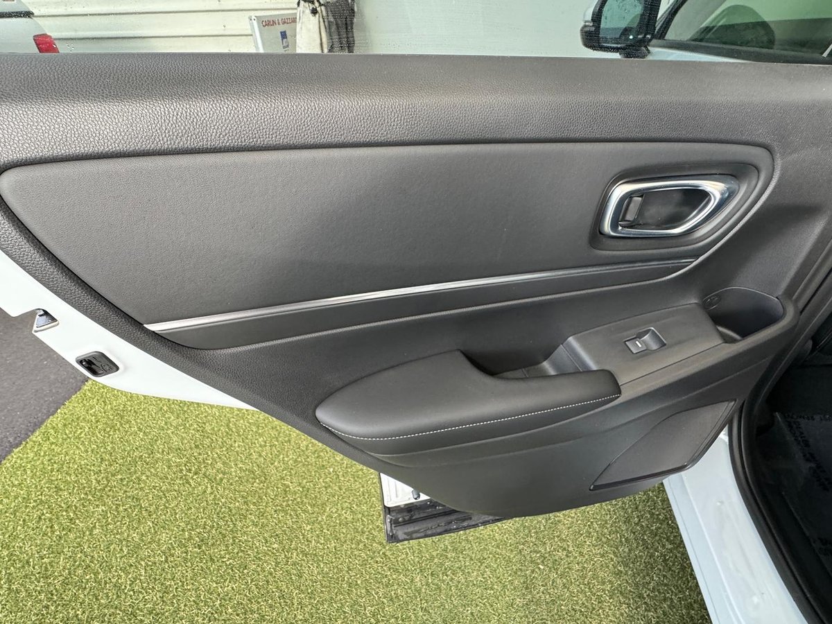 2024 Honda HR-V e:HEV L MY25 image 21