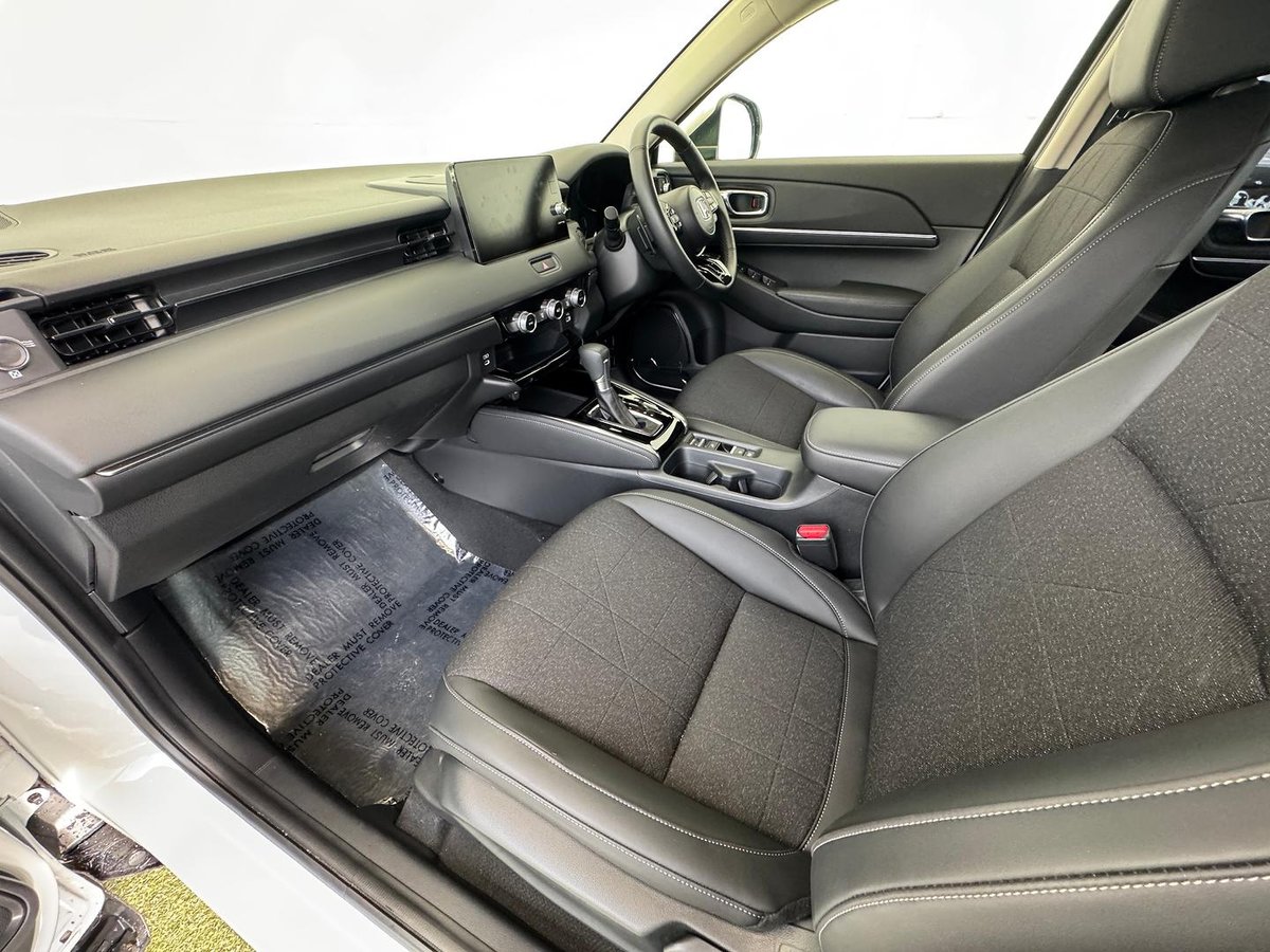 2024 Honda HR-V e:HEV L MY25 image 16