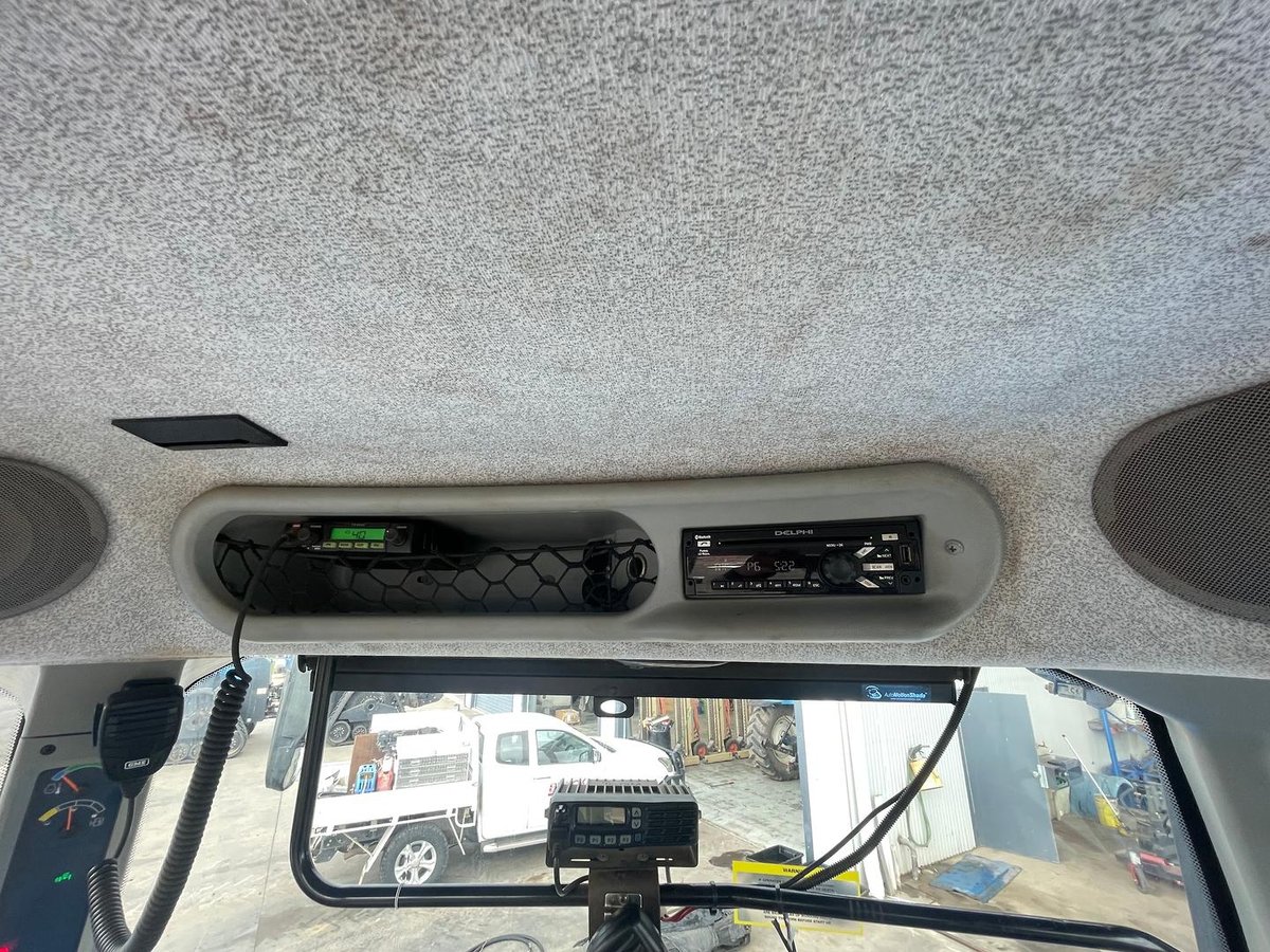 2019 New Holland T8.410 image 11