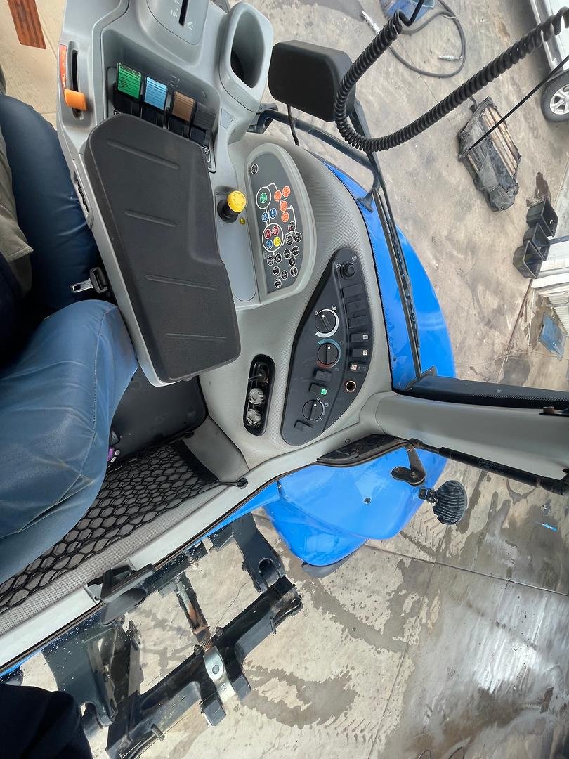 2019 New Holland T8.410 image 13