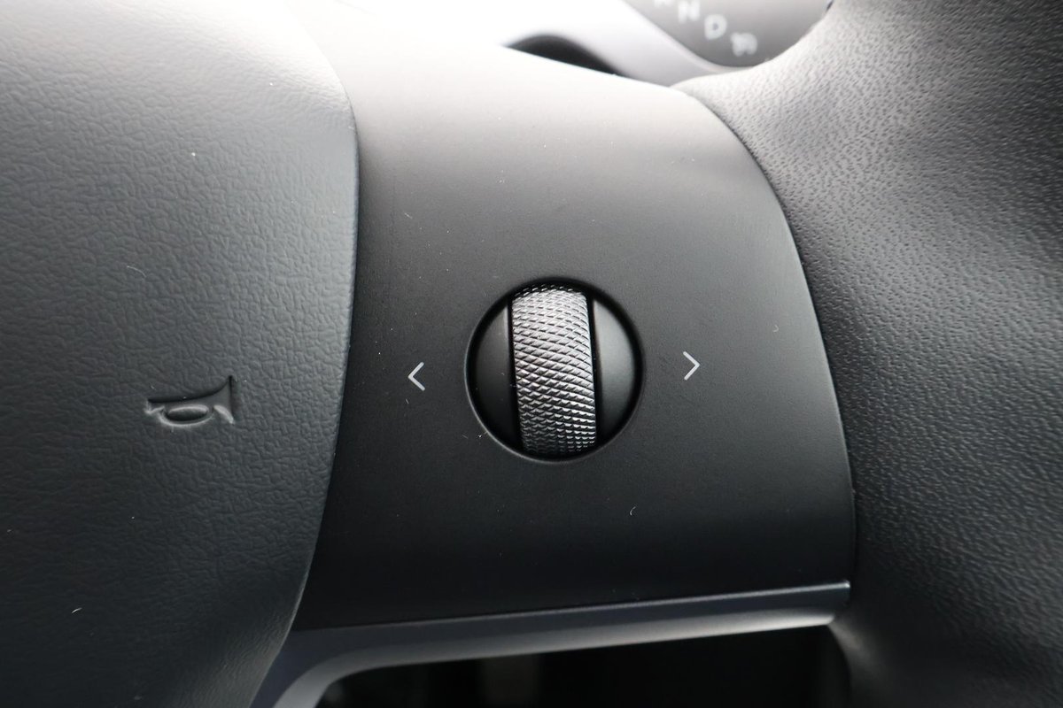 2022 Tesla Model Y Rear-Wheel Drive image 12