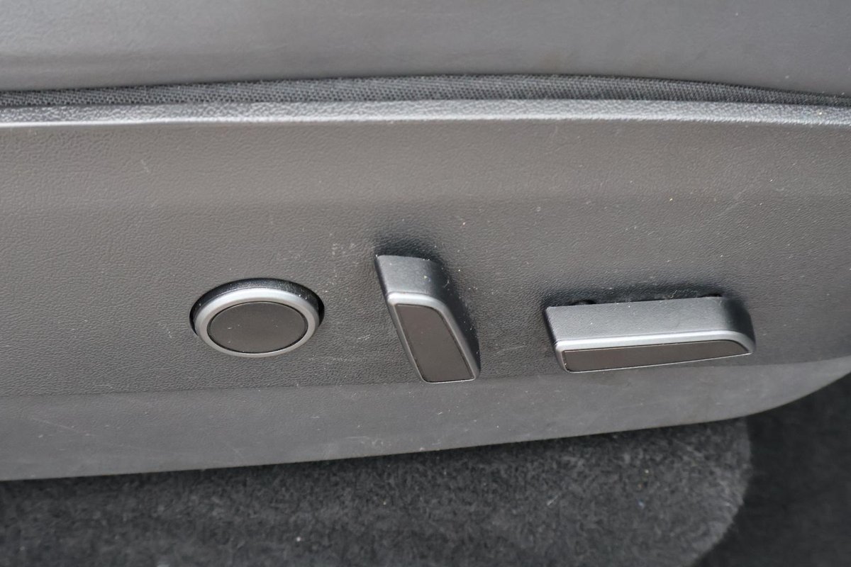 2022 Tesla Model Y Rear-Wheel Drive image 21