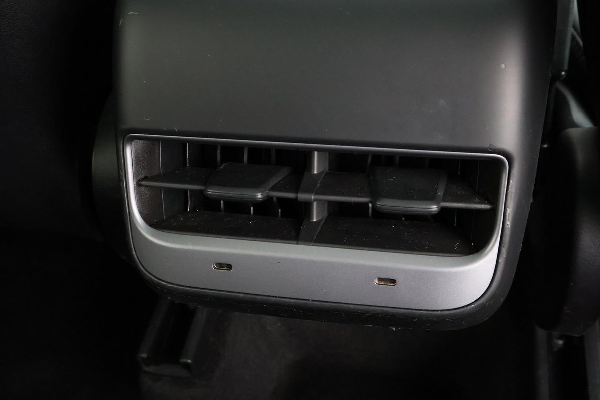 2022 Tesla Model Y Rear-Wheel Drive image 24