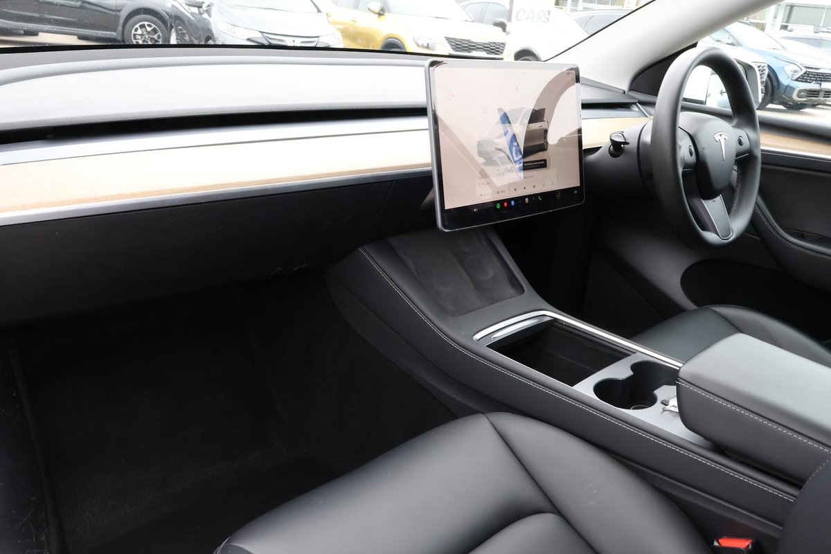 2022 Tesla Model Y Rear-Wheel Drive image 25