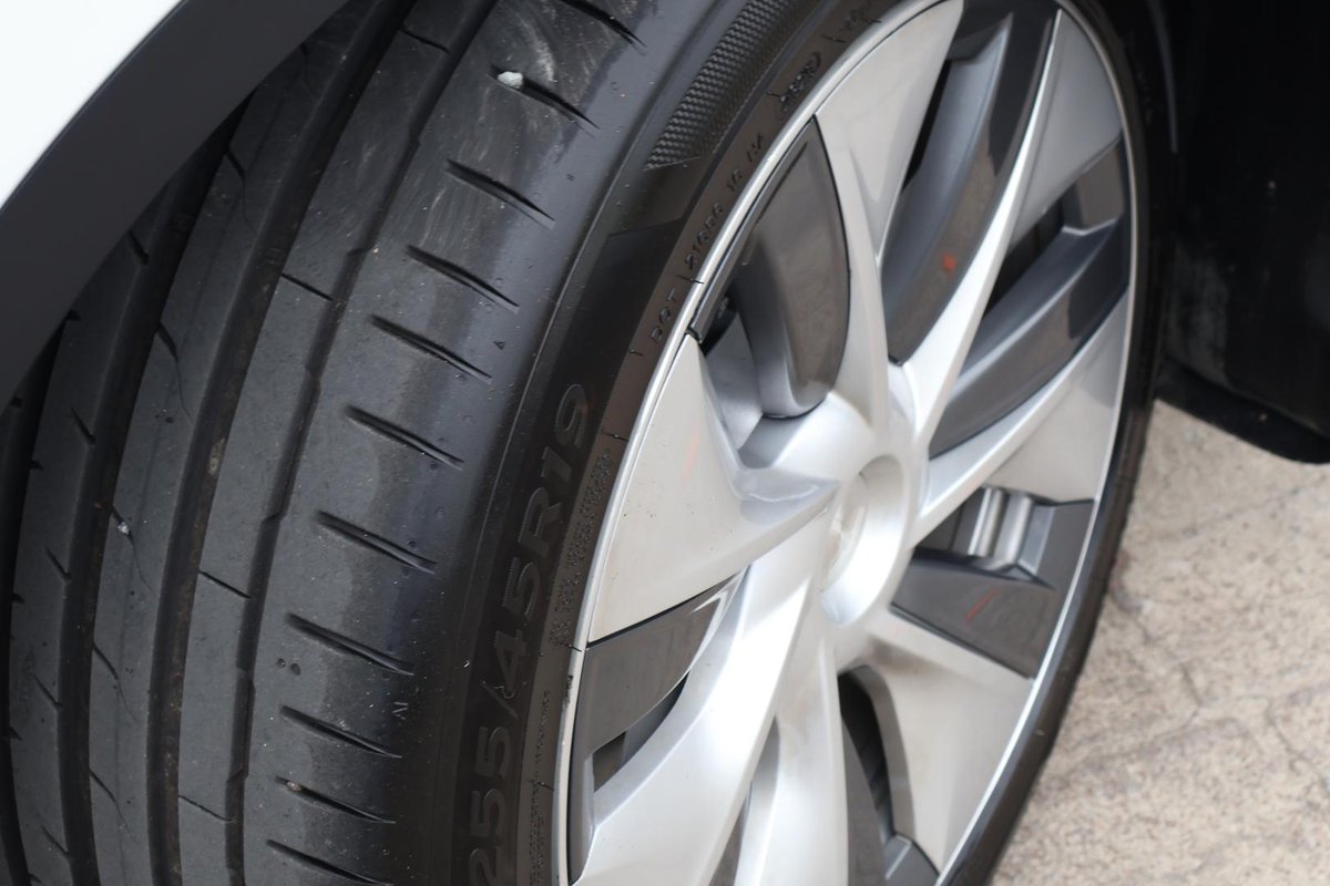 2022 Tesla Model Y Rear-Wheel Drive image 31