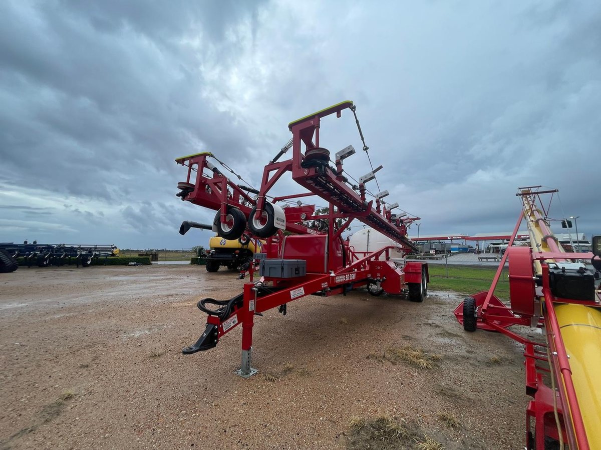 2024 CROPLANDS 36m Weed It Sprayer image 2