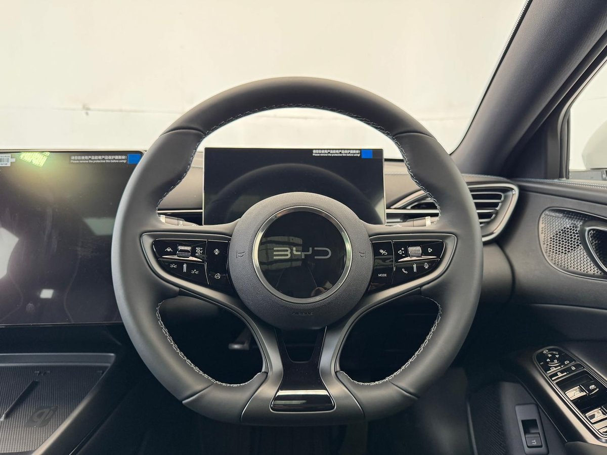 2025 BYD SEAL Premium MY25 image 8
