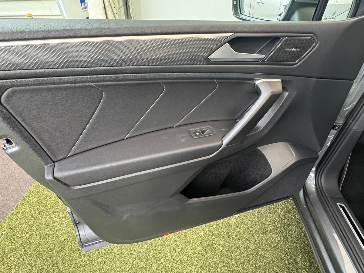 2023 Volkswagen Tiguan 162TSI R-Line Allspace 5N MY24 Four Wheel Drive image 21