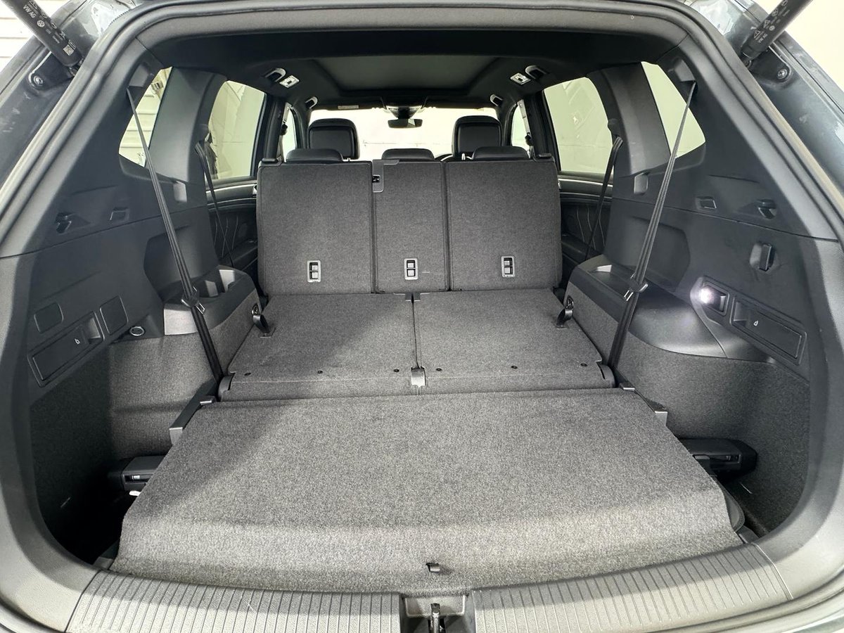 2023 Volkswagen Tiguan 162TSI R-Line Allspace 5N MY24 Four Wheel Drive image 17