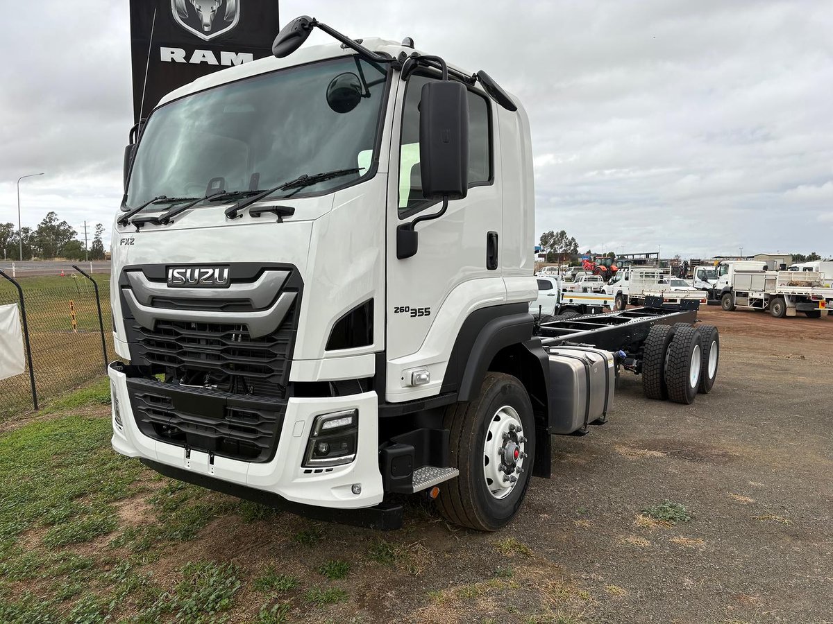 2026 Isuzu F Series image 3