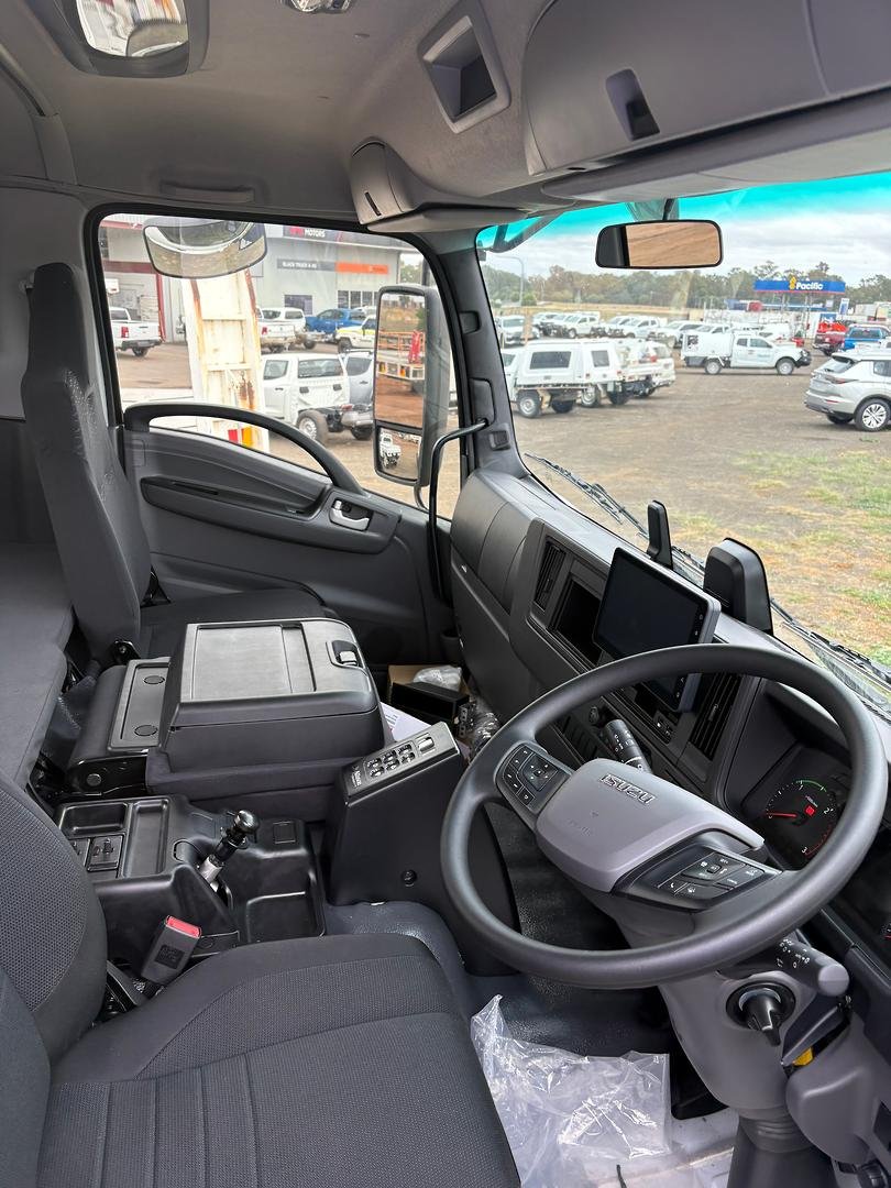 2026 Isuzu F Series image 7