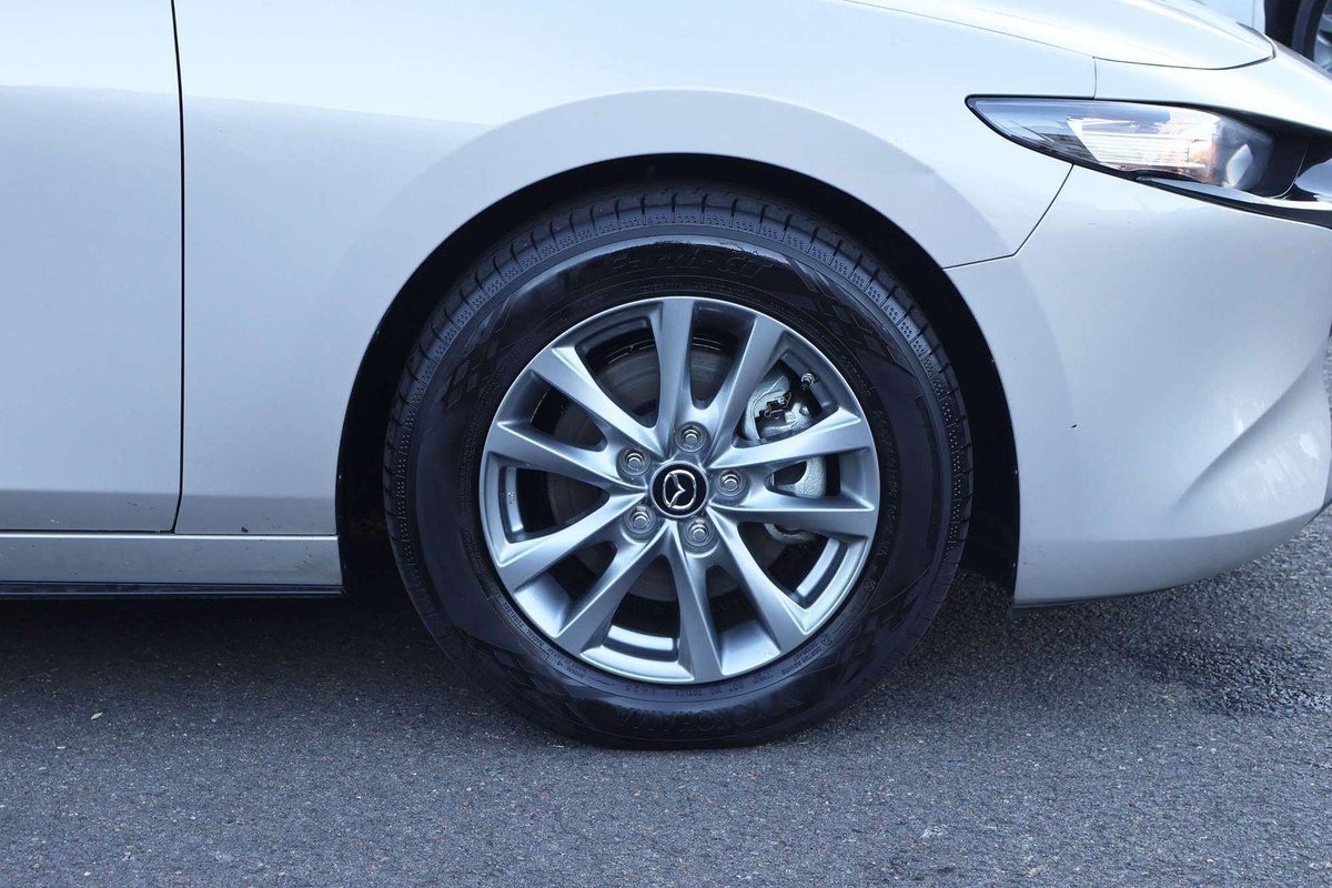 2025 Mazda 3 G20 Pure BP Series image 9