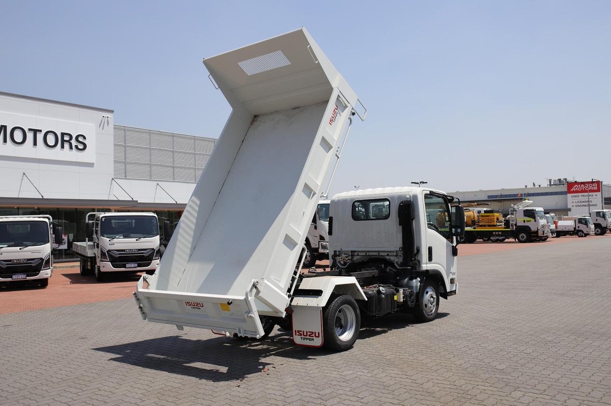 2024 Isuzu Nlr 45-150 Mt Tipper image 6