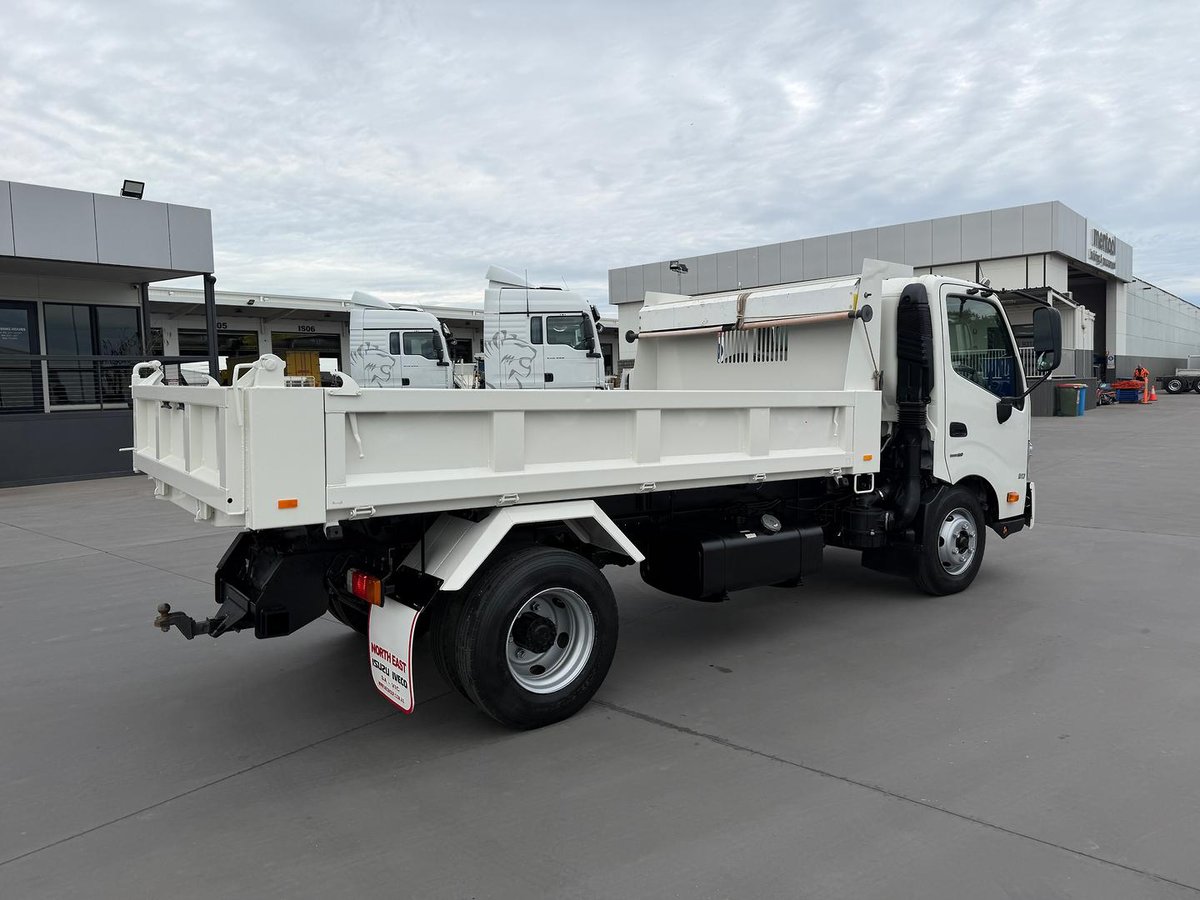 2021 Hino 300 Series 917 Tipper image 10