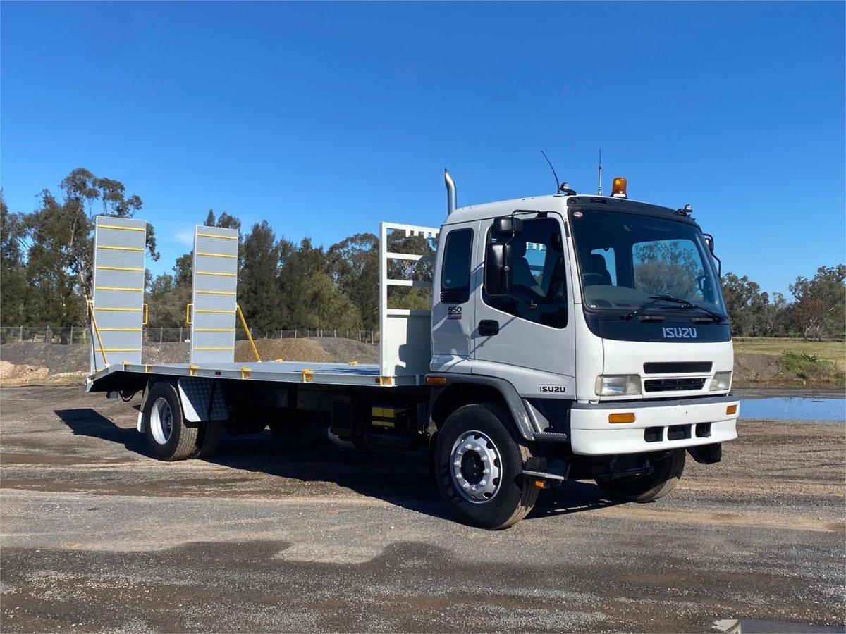 2004 Isuzu F Series FVR 950 image 12