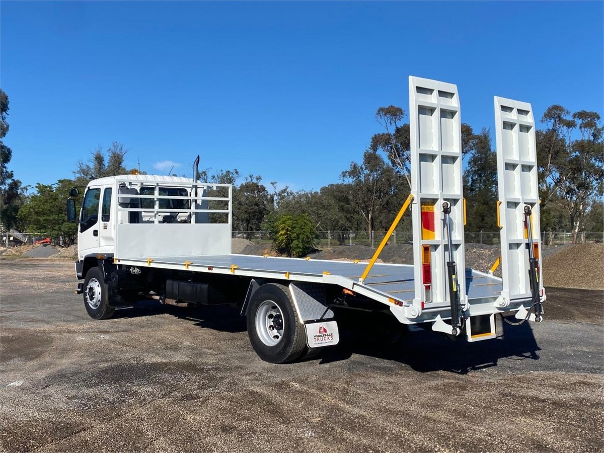 2004 Isuzu F Series FVR 950 image 6