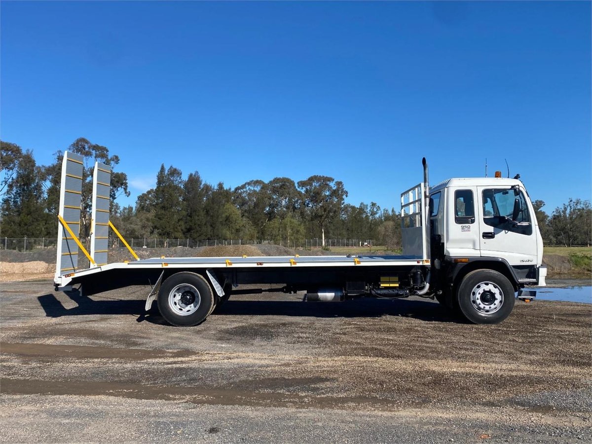 2004 Isuzu F Series FVR 950 image 11