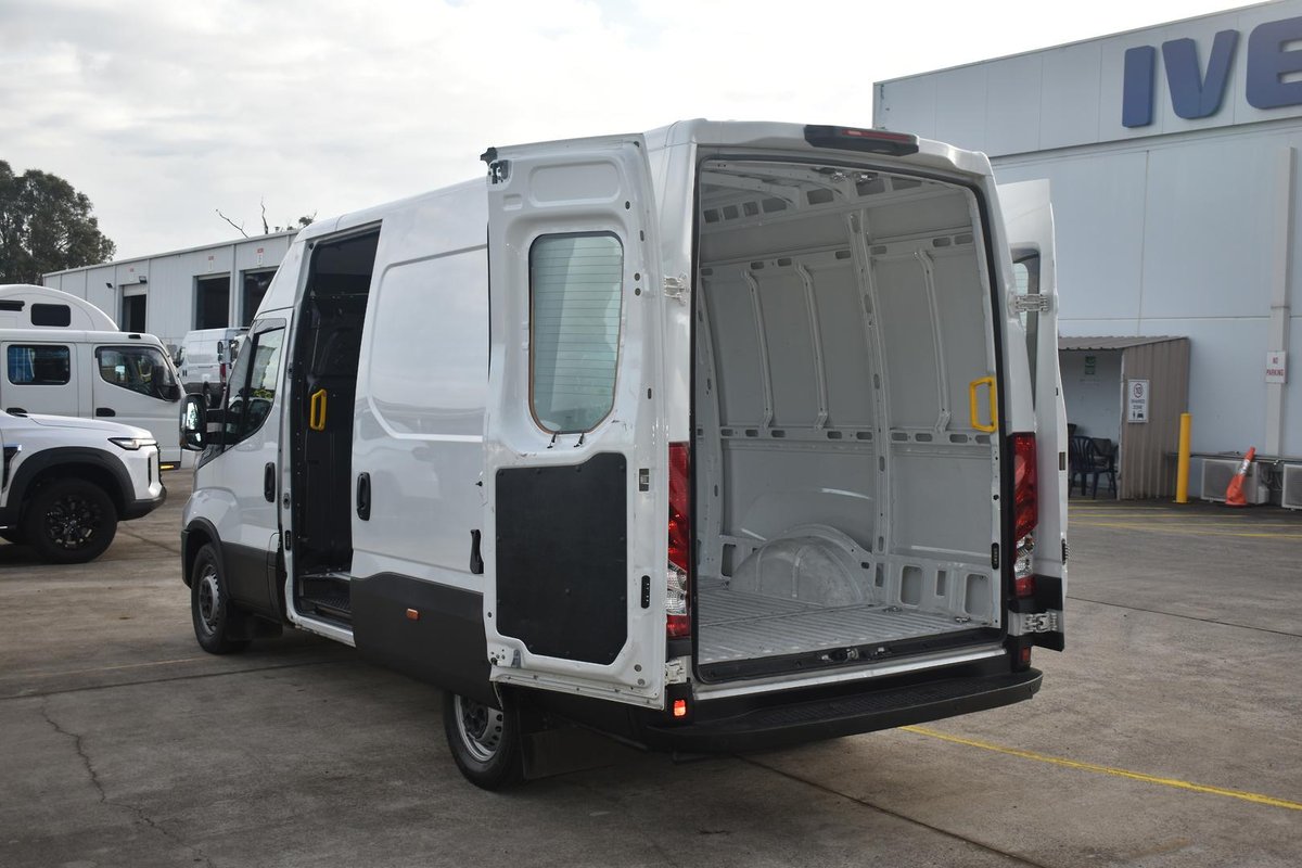 2024 Iveco Daily 35S14V image 9
