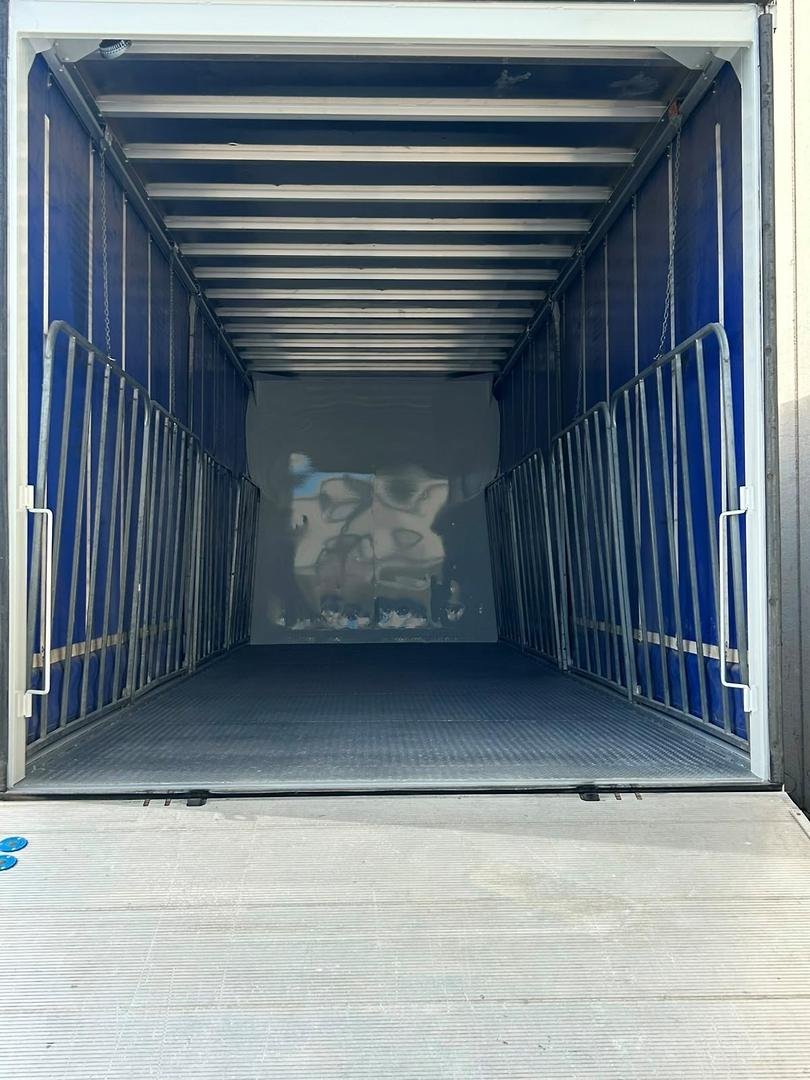 2015 Isuzu F Series FSR 700/850 image 6