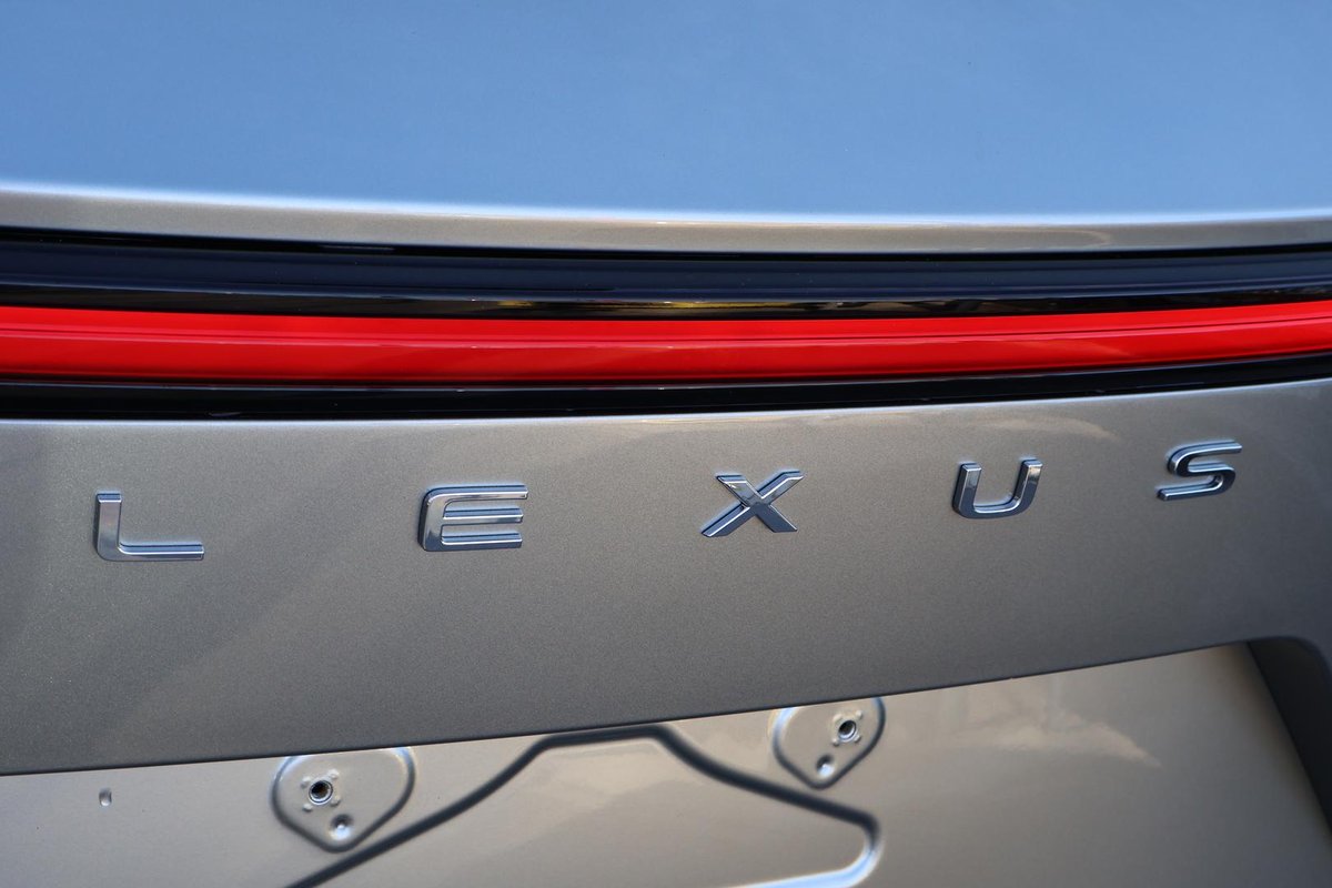 2025 Lexus NX 450h+ Luxury AAZH26R 4X4 On Demand image 35
