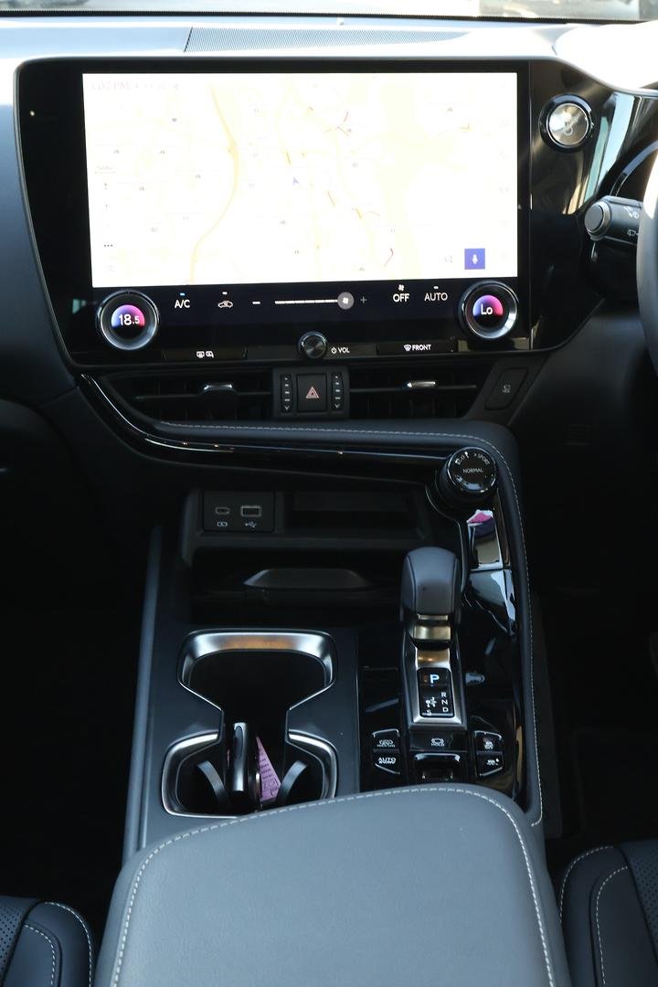 2025 Lexus NX 450h+ Luxury AAZH26R 4X4 On Demand image 18