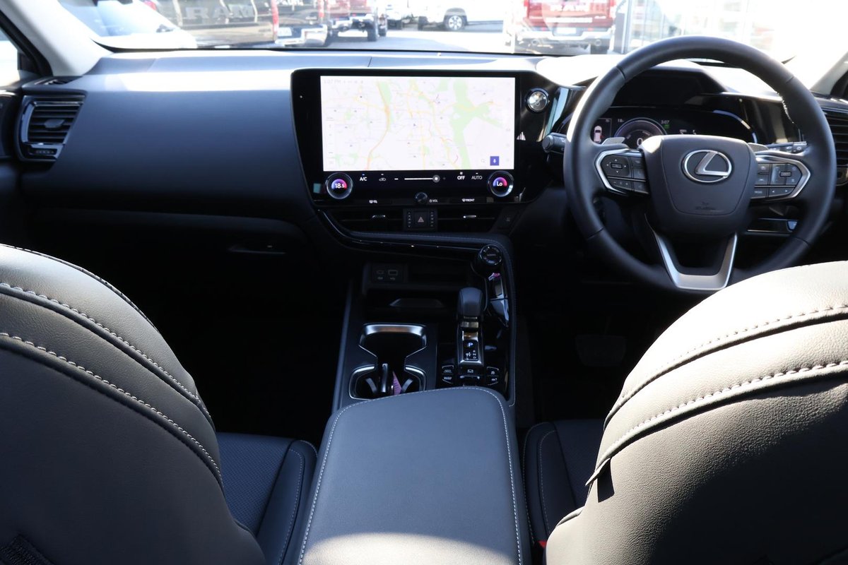 2025 Lexus NX 450h+ Luxury AAZH26R 4X4 On Demand image 9