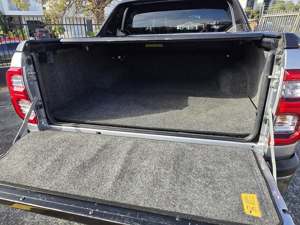 2022 Toyota Hilux Rogue GUN126R 4X4 Dual Range image 9