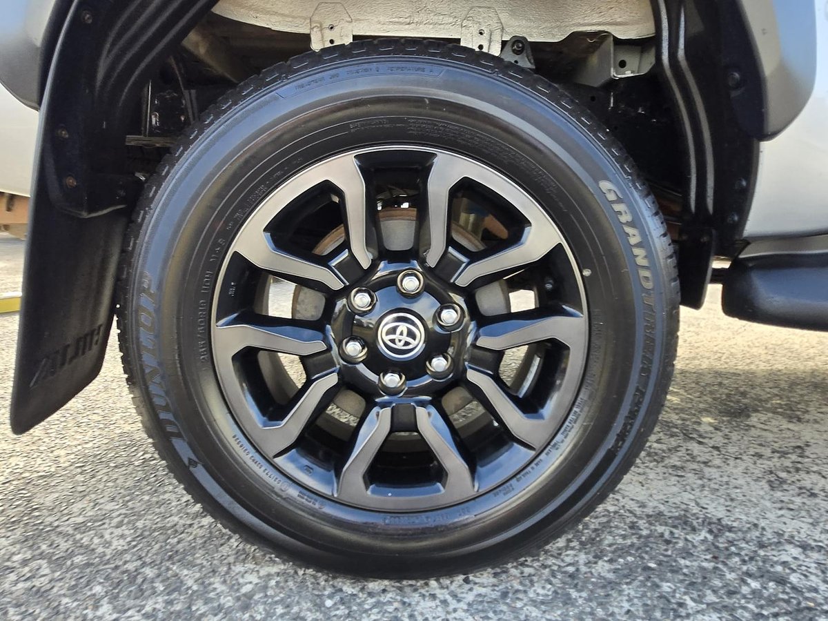 2022 Toyota Hilux Rogue GUN126R 4X4 Dual Range image 11