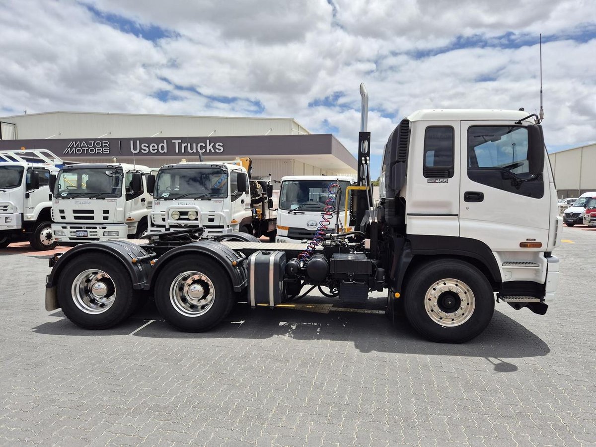 2014 Isuzu Cxy Giga 455Hp A.M.T Prime Mover &Amp; Hyds image 3