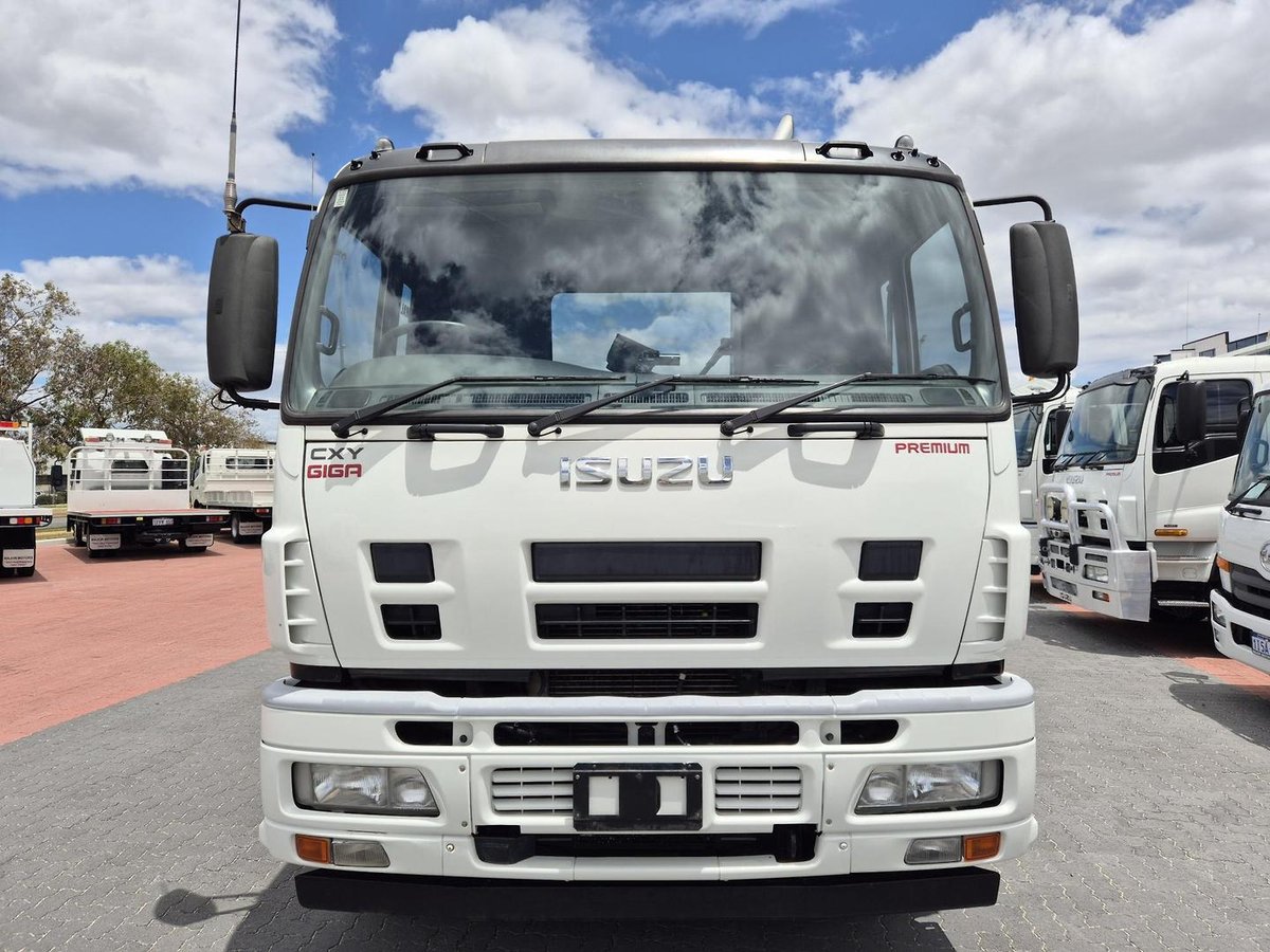 2014 Isuzu Cxy Giga 455Hp A.M.T Prime Mover &Amp; Hyds image 9