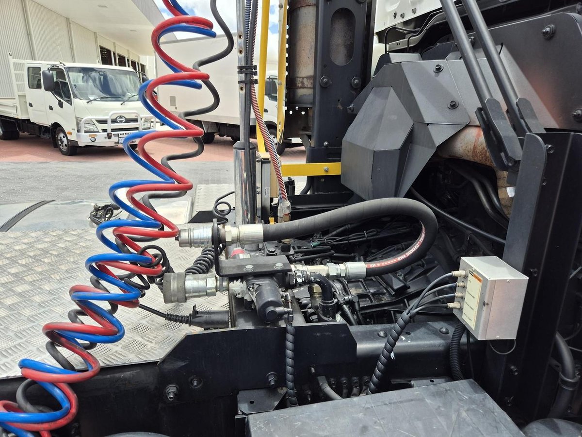 2014 Isuzu Cxy Giga 455Hp A.M.T Prime Mover &Amp; Hyds image 19