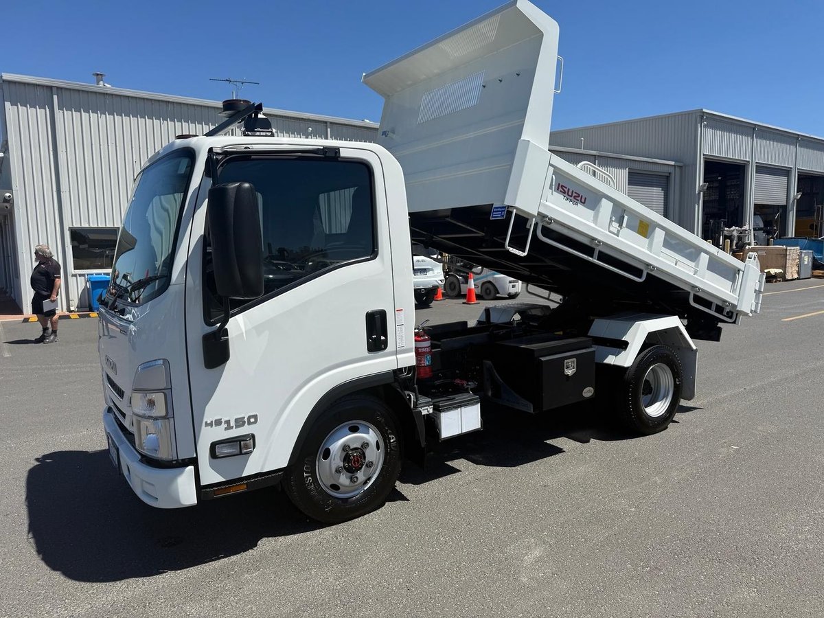 2024 Isuzu N Series Nls 45-150 Manual, 4x4, Tipper image 2