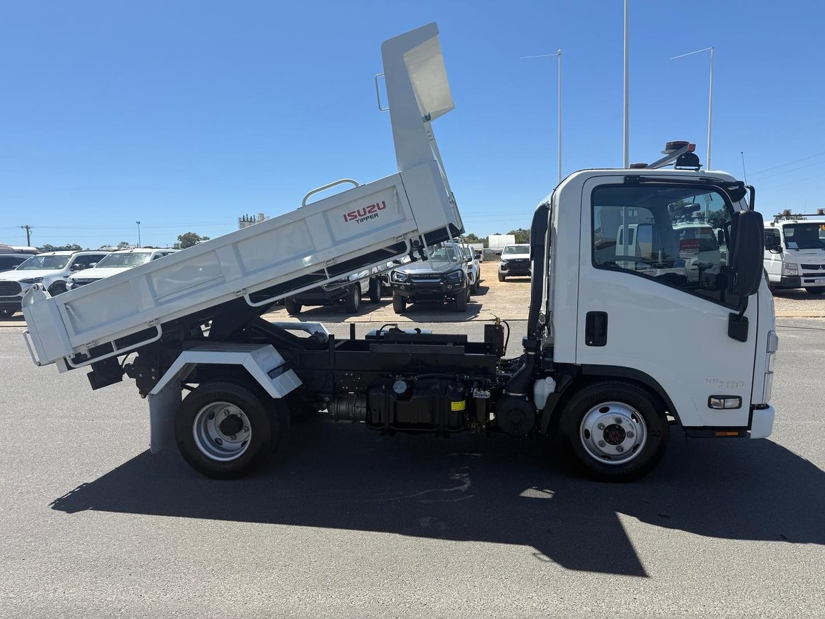 2024 Isuzu N Series Nls 45-150 Manual, 4x4, Tipper image 10