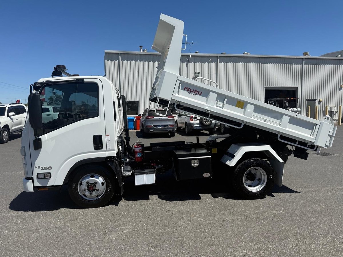 2024 Isuzu N Series Nls 45-150 Manual, 4x4, Tipper image 5