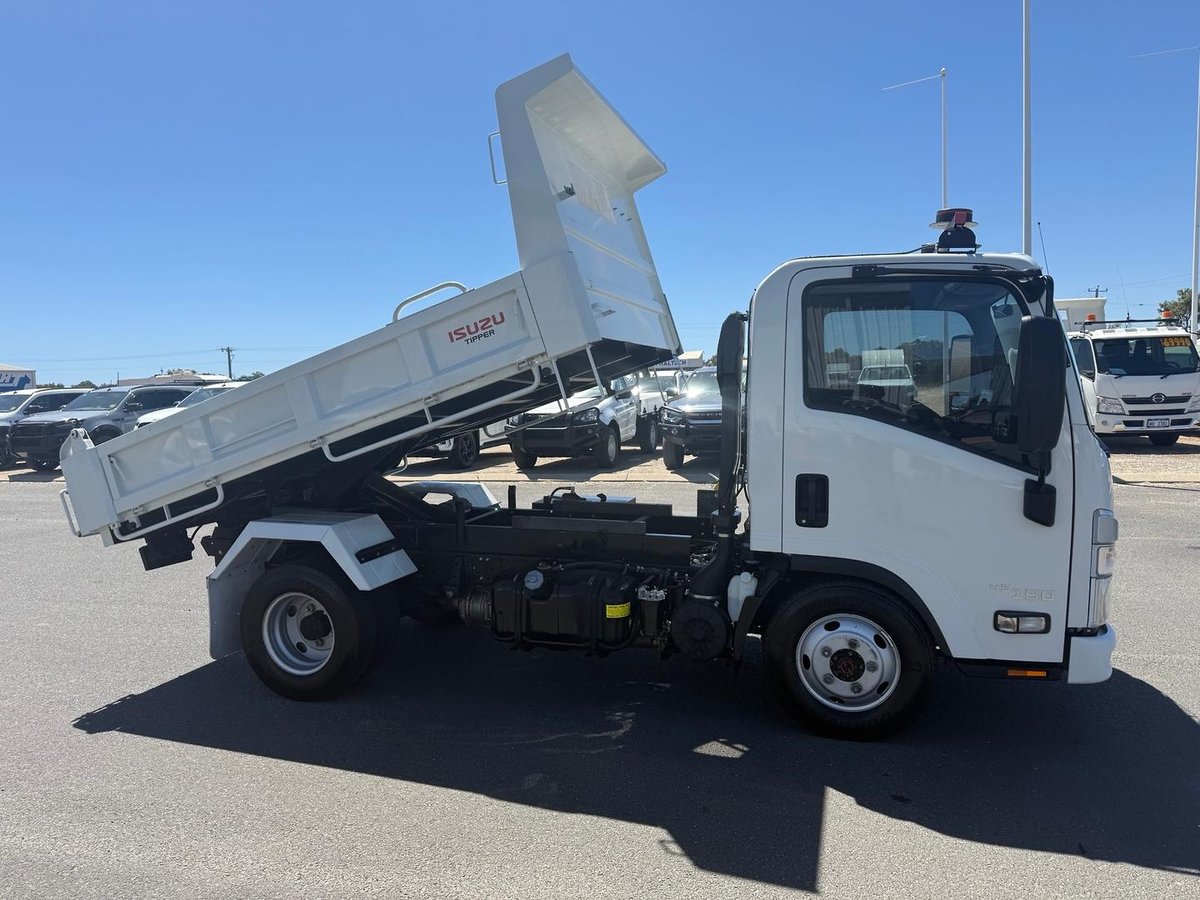 2024 Isuzu N Series Nls 45-150 Manual, 4x4, Tipper image 9