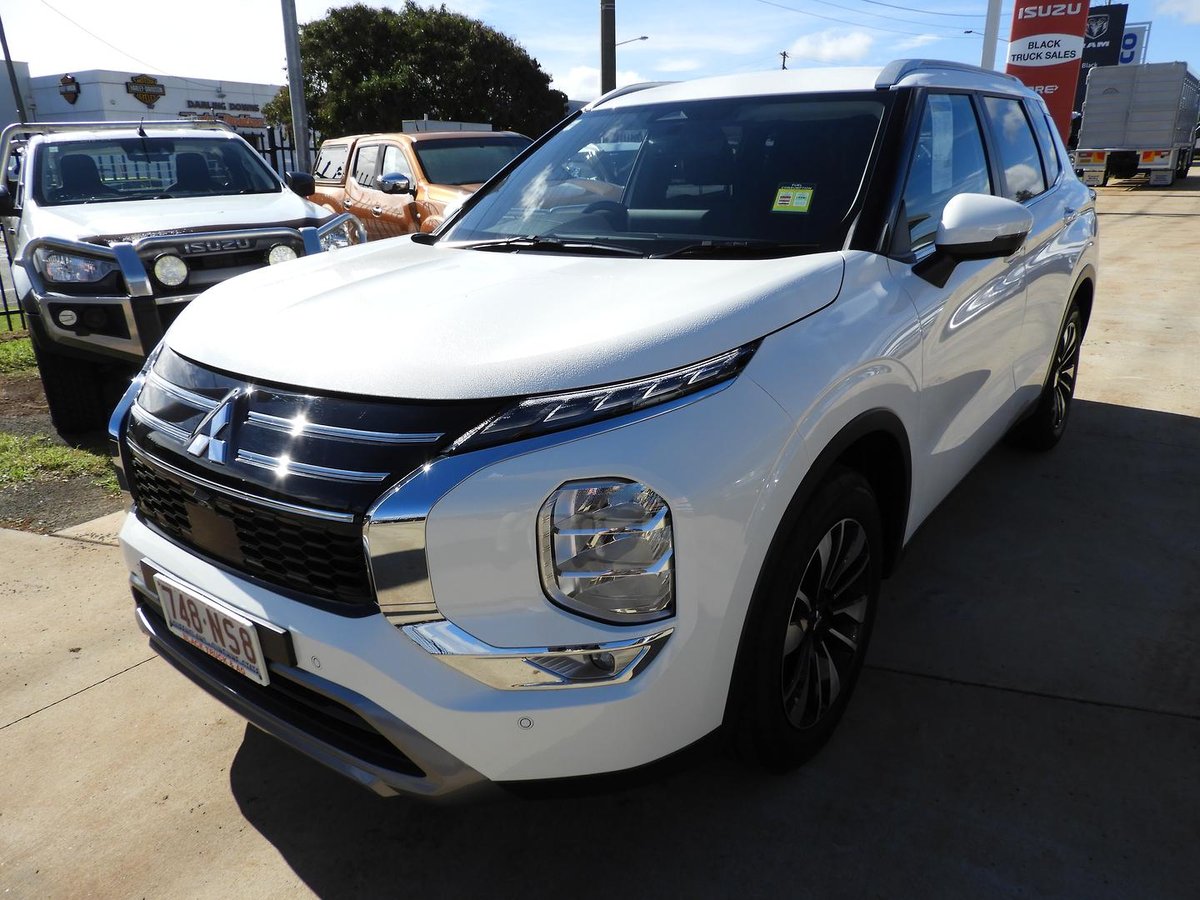2025 Mitsubishi Outlander LS ZM MY25 AWD image 3