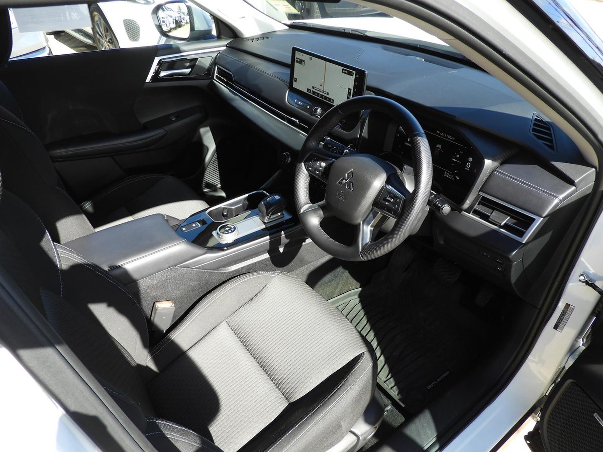 2025 Mitsubishi Outlander LS ZM MY25 AWD image 7