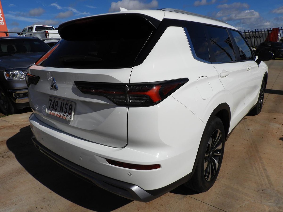 2025 Mitsubishi Outlander LS ZM MY25 AWD image 6